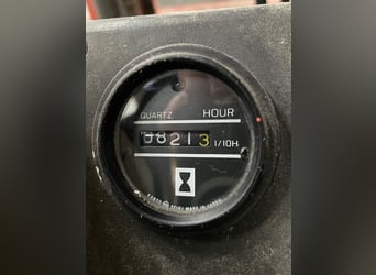 Wózek widłowy Nissan zasilany gazem, udźwig 2,5 tony