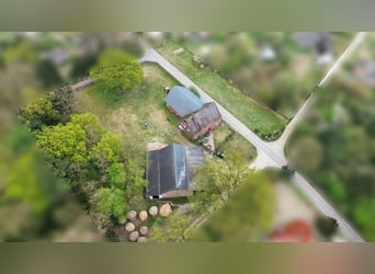 Attraktiver Resthof mit großer Scheune, Stallgebäude und Wiese im schönen Wendland