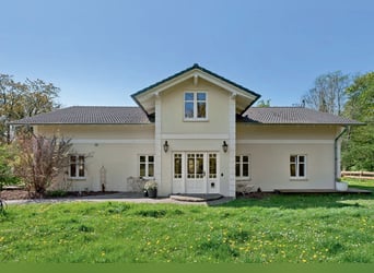 Elegantes Privatanwesen in Alleinlage für Pferdefreunde in ruhiger Lage