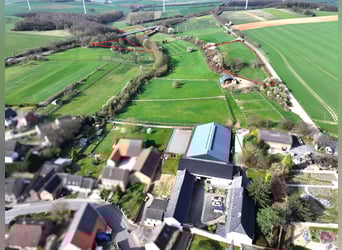 Historischer Vierkanthof mit Reitanlage