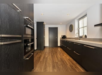 Luxury detached home with office outbuilding, wellness pool, gym & stables for 4 horses
