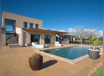 Mallorca: Neubaufinca mit Möglichkeit zu Pferdehaltung und Ferienvermietungslizenz