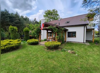 Siedlisko ze stajnią, ośrodek jeździecki, dom na wsi /Landhaus mit Stall