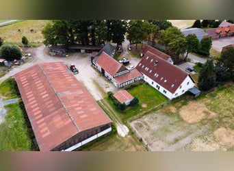 Wundervoller Pferdehof mit ca. 7,5ha Fläche, Reithalle, Führanlage, Reitplatz, Stalltrakten u.v.m.
