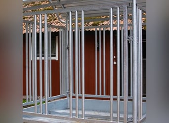 MD Kellfri Heuraufe mit senkrechten Streben für Pferde, 12 Fressplätze