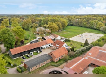 Großzügiger Reiterhof in ruhiger Lage