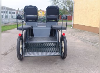 Nuovo carro per scuola di equitazione