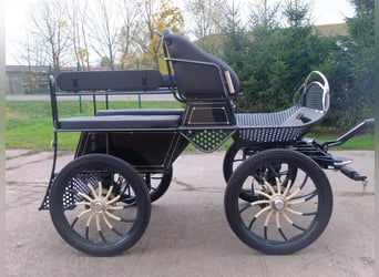 Nuovo carro per scuola di equitazione