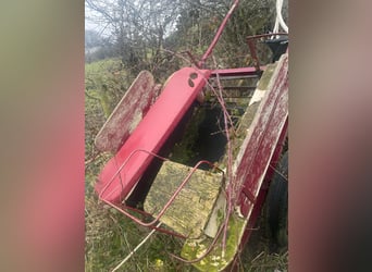 Chariot with towing hitch