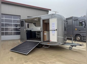 Carro attrezzi per il trasporto di cavalli DT Trailer per 2 cavalli con alloggio/armadio per selle T