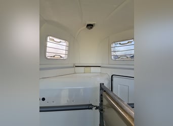 Carro attrezzi Humbaur Atis in alluminio con pianale in plastica completa