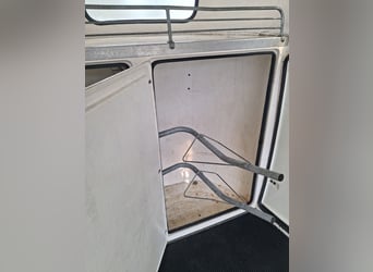 Carrozzeria per rimorchio Mustang – Anno di costruzione/prima immatricolazione 1997 – GFK/Poliestere
