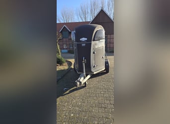 Pferdeanhänger BÖCKMANN – Baujahr 2015 – für 2 Pferde – 1. Hand