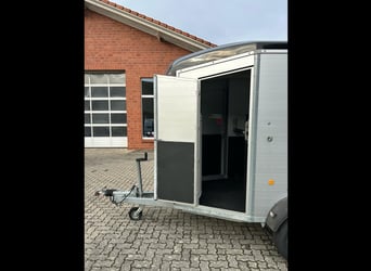 Böckmann Portax E Pferdeanhänger 2,4t Satttelkammer 100km/h Hecktür schwenkbar 