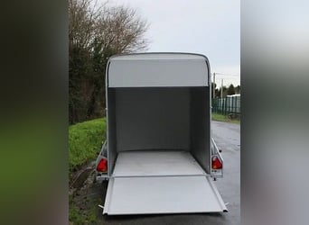 Carrozza furgonata Debon Roadster 400 – 1300 kg, spaziosa, robusta e versatile