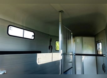 Carrozza per cavalli Liberté Touring Country XL con rampa anteriore e selleria