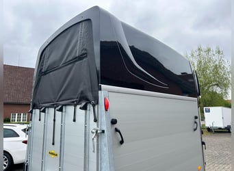 Humbaur Pferdeanhänger Pegasus 2400 2,4t Sattelkammer 100km/h Black Hecktür schwenkbar