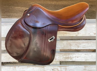 Bellissima Sella Action Horse Modello Decima anno 2023 colore marrone bordata misura 17.5