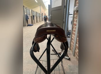 Used Butet Saddle 17"