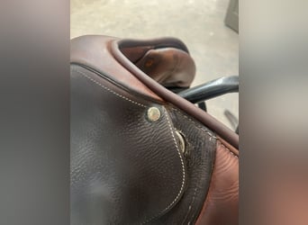 Used Butet Saddle 17"