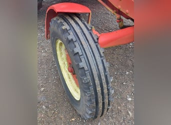 Trattore IHC Tipo 724 S in vendita