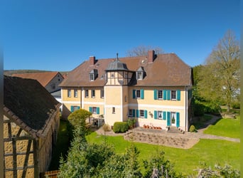 Historisches Anwesen mit Herrenhaus, Reitplatz und Nebengebäuden