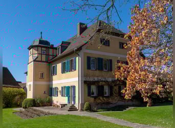 Historisches Anwesen mit Herrenhaus, Reitplatz und Nebengebäuden