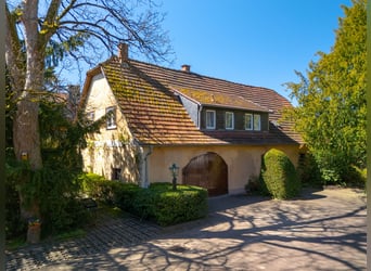 Historisches Anwesen mit Herrenhaus, Reitplatz und Nebengebäuden