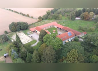 Traumhaft schöner Landsitz mit eigenem Wald, Reiterhof u.v.m. in ruhiger Lage mit guter Anbindung