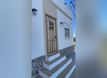 Unique Off-Grid Mountain Home With 360° Panoramic Views and Full Equestrian Facilities 