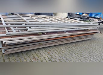 Boxen Trennwände und Türen mit Bongossiholzfüllung