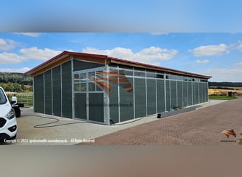 Costruzione di stalle in plastica – box e paddock esterno | Acquista stalle e paddock open