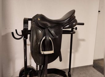 Sella da dressage Niedersüß Sinfonie, 17 pollici, ideale per cavalli con schiena piuttosto piatta