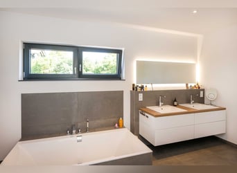 Kleine hochwertige Reitanlage mit exklusiver, energetischer und neuwertiger Luxus-Villa