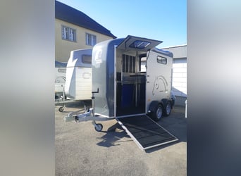 2-paards paardentrailer Touring Country met vooruitgangsuitgang