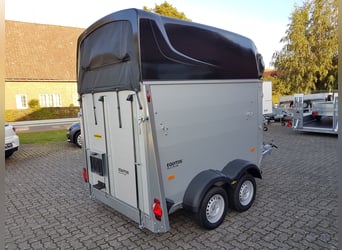Humbaur Pferdeanhänger Equitos Alu Plus Black 2000 2,0t Sattelkammer 100km/h