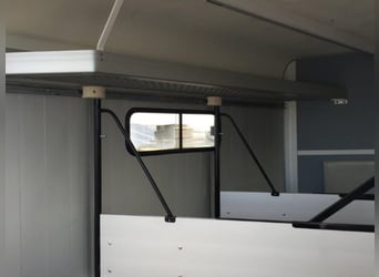 Cheval Liberte Minimax / Maxi 3, perfect voor 3 paarden, met zadelkamer en vooruitgang.