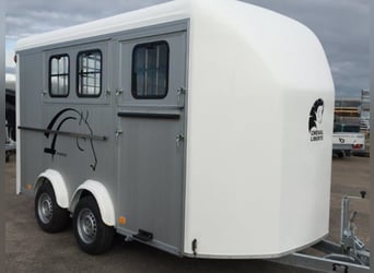 Cheval Liberte Minimax / Maxi 3, perfect voor 3 paarden, met zadelkamer en vooruitgang.