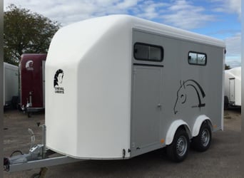 Cheval Liberte Minimax / Maxi 3, perfect voor 3 paarden, met zadelkamer en vooruitgang.
