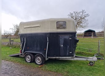 Paardentrailer van Sluis