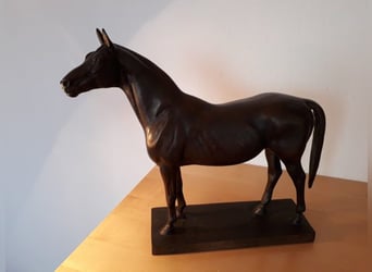 Tempelhüter Bronzeskulptur