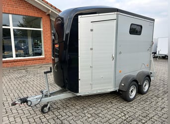 Böckmann Portax E Pferdeanhänger 2,4t Satttelkammer 100km/h Hecktür schwenkbar 