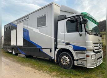 Paardentransportwagen Mercedes Actros