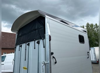 Humbaur Pferdeanhänger Areion Pro 2700 2,7t Sattelkammer 100km/h Black Hecktür schwenkbar