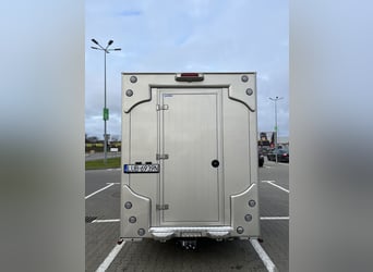 Peugeot Boxer 2024 paardentrailer, slechts 29.000 km, nieuwe opbouw - nog onder garantie