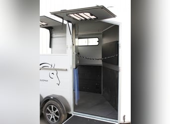 VAN DUOMAX CHEVAL LIBERTE