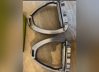 Tech Stirrups Venice Plus Evo – Ongebruikt
