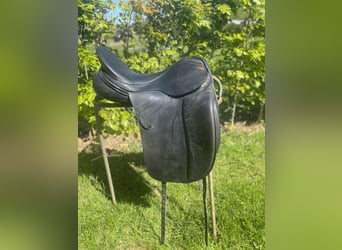 2 mooie dressuurzadels te koop! Klein prijsje