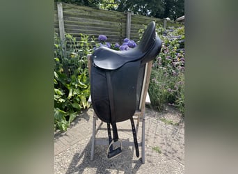 County Dressuurzadel Competitor 17inch