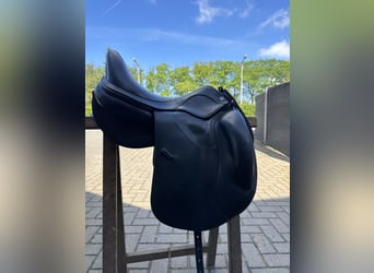 Prestige Brillante AS-X Monoflap Dressuur Zadel 17/32 - Prestige Dressage Saddle only 1 year old!